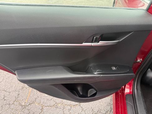 Used 2019 Toyota Camry LE FWD image 29