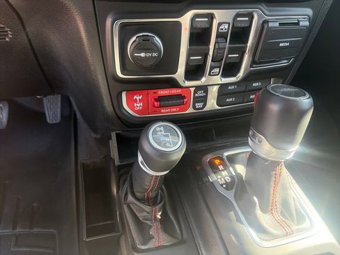 Used 2020 Jeep Gladiator Rubicon AWD/4WD image 33