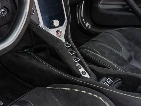 Used 2024 McLaren 750S Spider RWD image 78