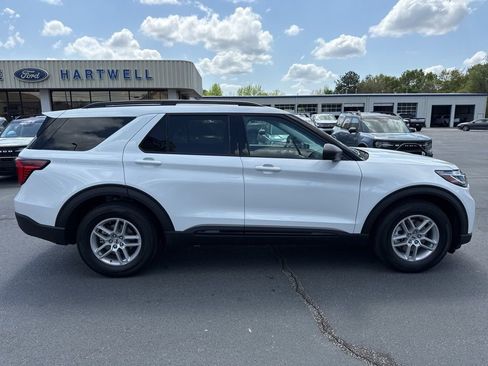 New 2026 Ford Explorer Active RWD image 29