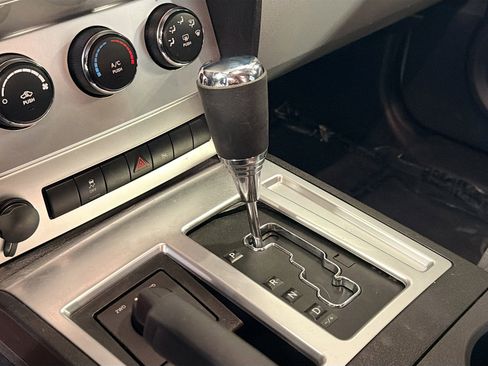 Used 2010 Dodge Nitro SXT image 21