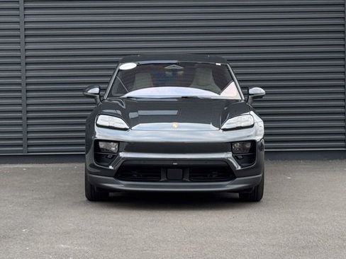 Certified 2025 Porsche Macan 4 Electric image 10