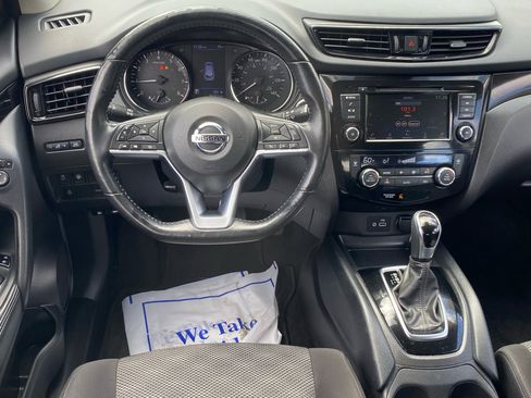 Used 2022 Nissan Rogue Sport SV image 6