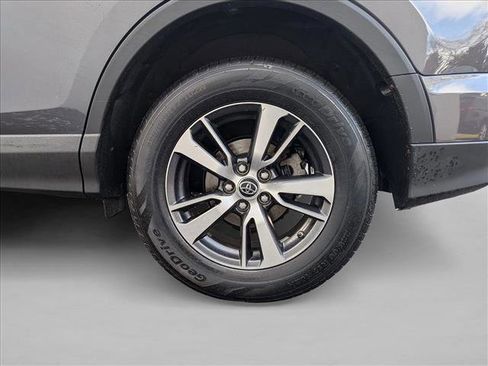Used 2017 Toyota RAV4 XLE image 22