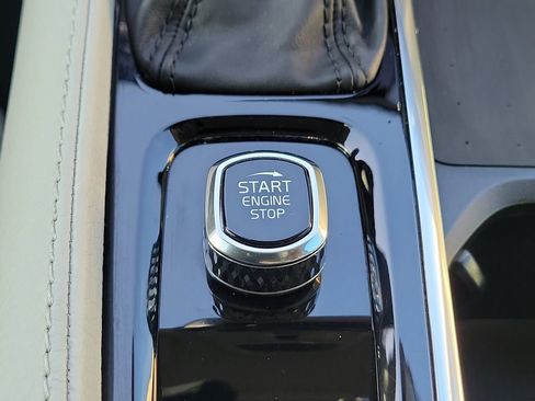 Used 2022 Volvo XC90 T6 Momentum w/ Protection Package image 35