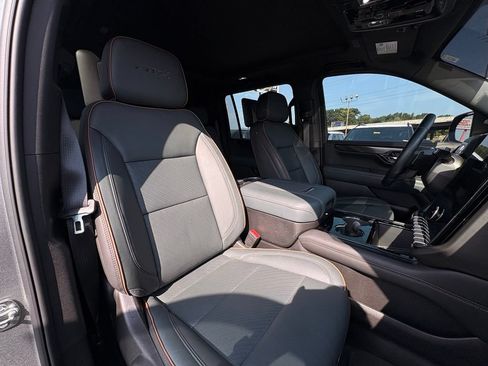 Used 2026 GMC Yukon XL AT4 w/ AT4 Premium Plus Package AWD/4WD image 32