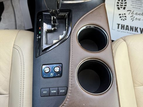 Used 2014 Toyota Avalon Limited image 19