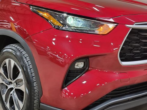 Used 2022 Toyota Highlander XLE image 13
