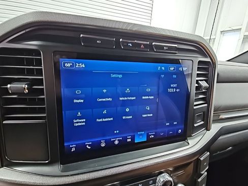 Used 2023 Ford F150 Platinum image 16