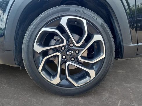 Used 2024 Chevrolet Trax RS w/ Sunroof Package FWD image 9
