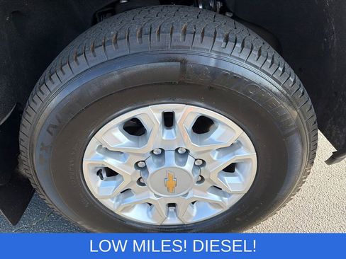 Used 2024 Chevrolet Silverado 3500 LTZ w/ LTZ Convenience Package AWD/4WD image 12