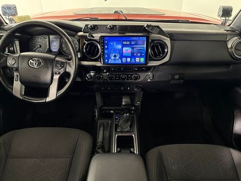 Used 2016 Toyota Tacoma TRD Off-Road w/ Premium & Technology Package AWD/4WD image 34