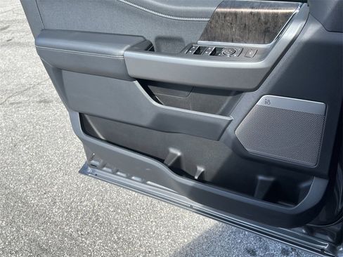 New 2026 Ford F250 Lariat w/ Black Appearance Package image 22