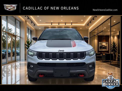 Used 2024 Jeep Compass Trailhawk AWD/4WD image 9