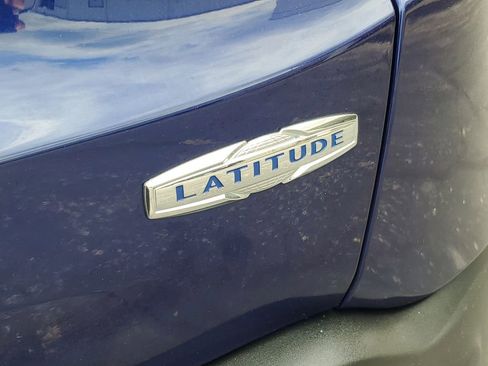 Used 2019 Jeep Renegade Latitude w/ Cold Weather Group AWD/4WD image 33
