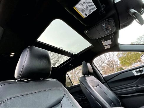 Used 2020 Ford Explorer Limited image 13