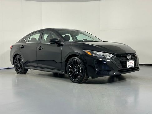 Used 2025 Nissan Sentra SR w/ Midnight Edition FWD image 1