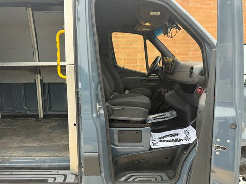 Used 2019 Mercedes-Benz Sprinter 170 image 17