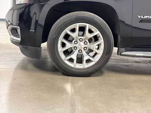 Used 2017 GMC Yukon SLT w/ Open Road Package image 11