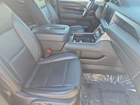Used 2024 GMC Yukon XL Denali AWD/4WD image 10