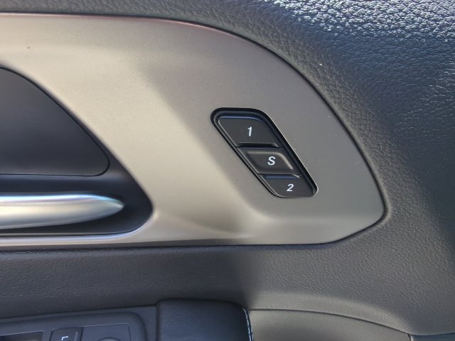 New 2027 Chrysler Pacifica Select w/ Family Tech Group FWD image 14