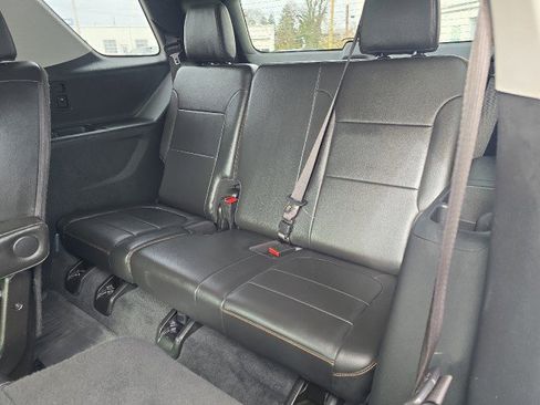 Used 2021 Chevrolet Traverse LT w/ LPO, Blackout Package image 17