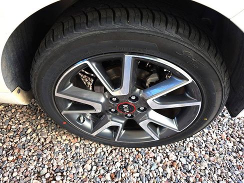 Used 2020 Kia Soul GT-Line FWD image 38