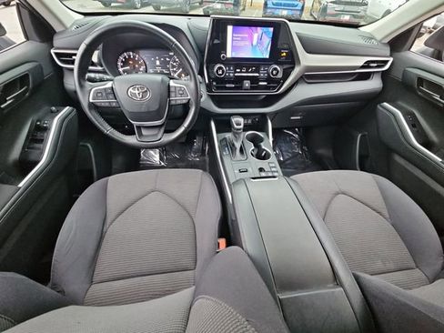 Used 2023 Toyota Highlander LE image 14