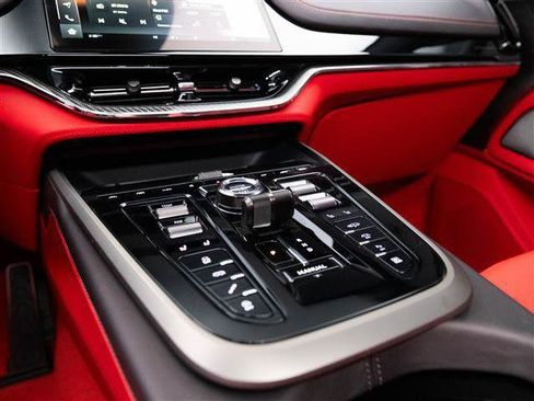 Used 2025 Aston Martin DBX 707 image 24