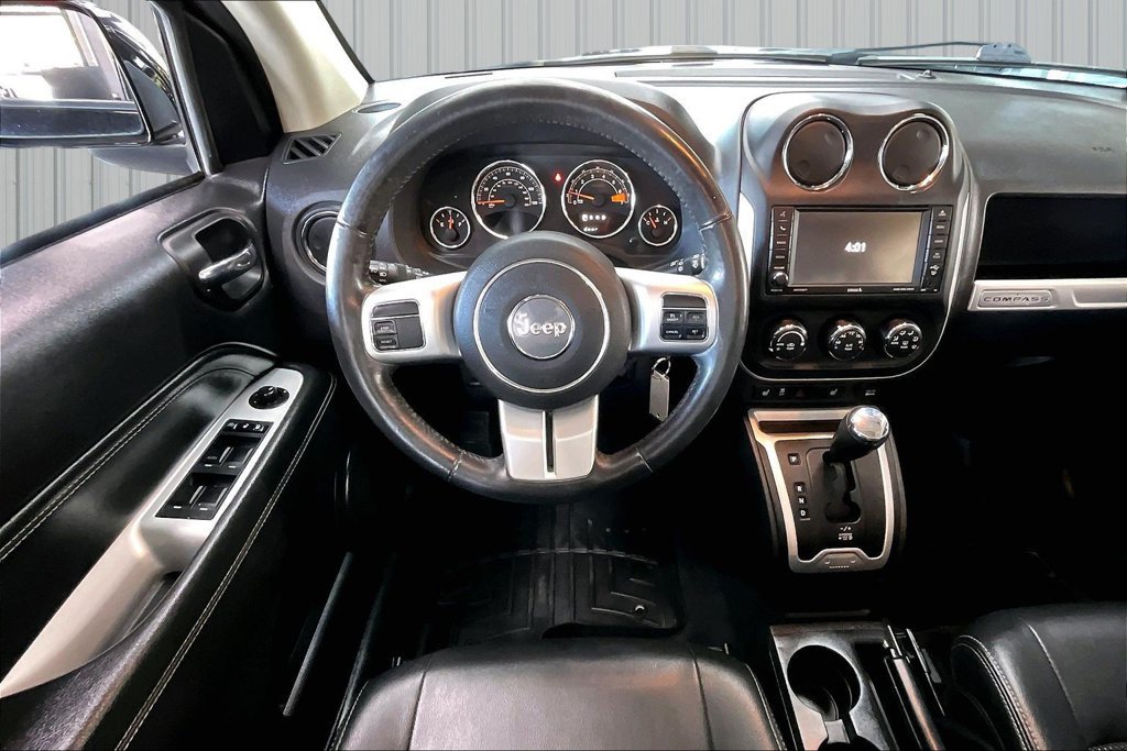 Used 2017 Jeep Compass Latitude AWD/4WD image 8