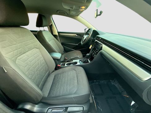 Used 2021 Volkswagen Passat 2.0T S image 30