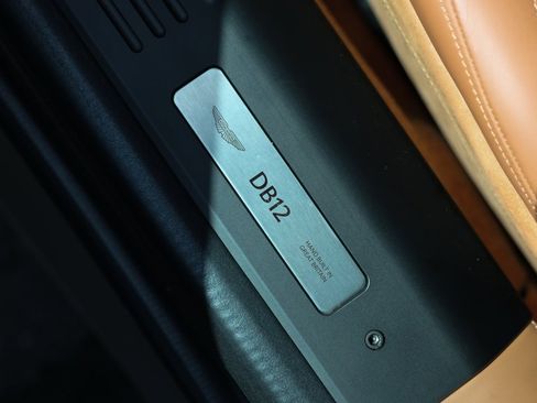 Used 2024 Aston Martin DB12 Convertible image 44