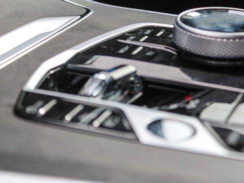 Used 2024 BMW X5 xDrive50e image 22