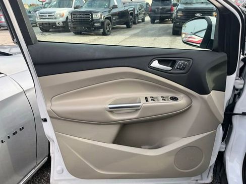 Used 2019 Ford Escape Titanium image 14