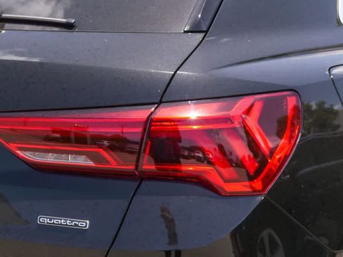 Used 2023 Audi Q3 2.0T Premium w/ Convenience Package AWD/4WD image 10