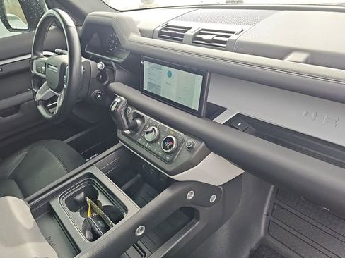 Used 2021 Land Rover Defender 110 X-Dynamic SE image 29