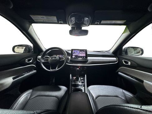 Used 2024 Jeep Compass Latitude AWD/4WD image 14