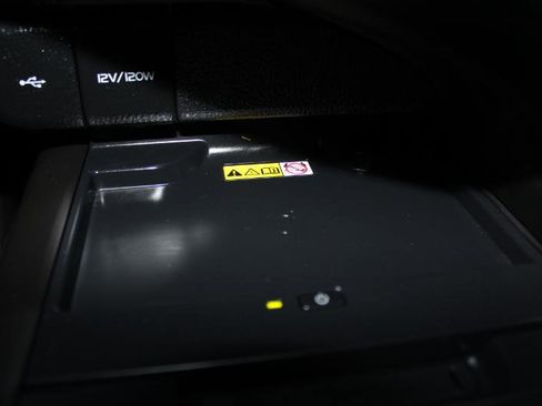 Used 2023 Toyota Camry XLE image 34