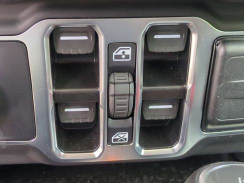 Used 2025 Jeep Wrangler Sahara 4xe w/ Safety Group image 27