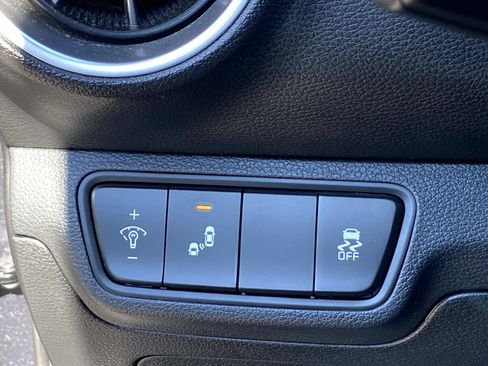 Used 2023 Kia Forte LXS w/ LXS Technology Package FWD image 18