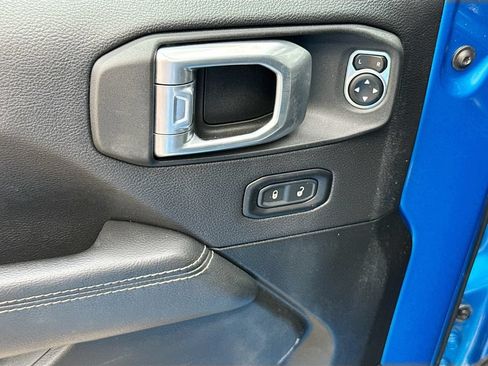 Used 2021 Jeep Wrangler Unlimited Sahara AWD/4WD image 19