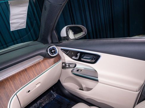 New 2026 Mercedes-Benz GLC 350e 4MATIC image 24
