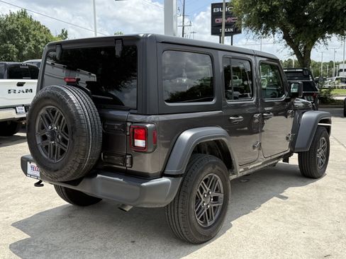Used 2024 Jeep Wrangler Unlimited Sport AWD/4WD image 5