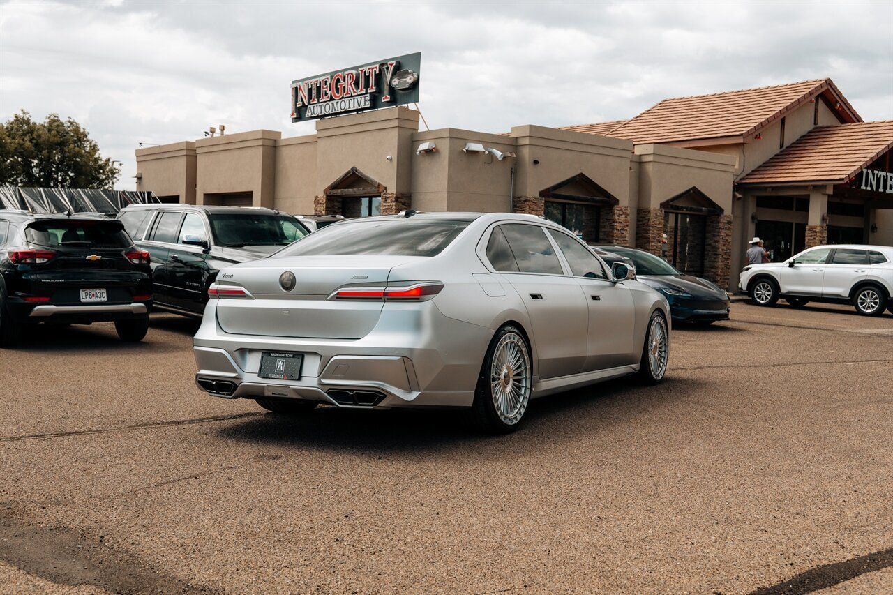 Used 2025 BMW 760i xDrive AWD/4WD image 7