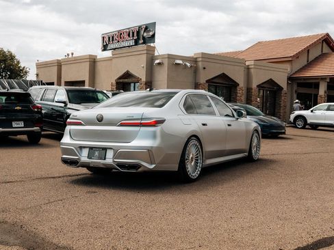 Used 2025 BMW 760i xDrive AWD/4WD image 7