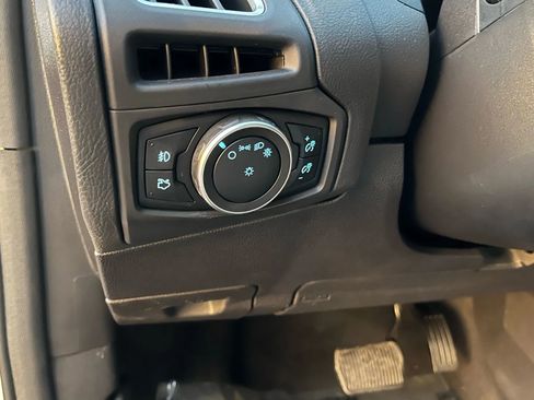 Used 2015 Ford Focus Titanium image 16