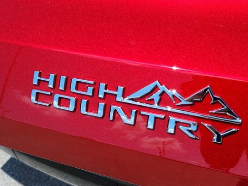 New 2026 Chevrolet Traverse High Country FWD image 9