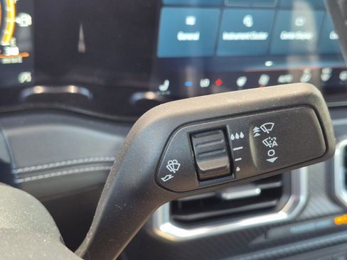 Used 2025 Ford Mustang Premium RWD image 15