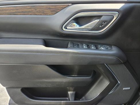 Used 2023 Chevrolet Suburban Premier AWD/4WD image 35