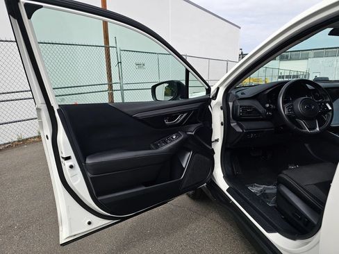 Used 2024 Subaru Outback Premium AWD/4WD image 18